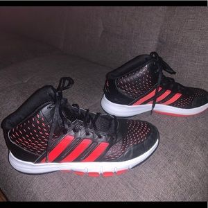 Men’s Adidas basketball sneakers
